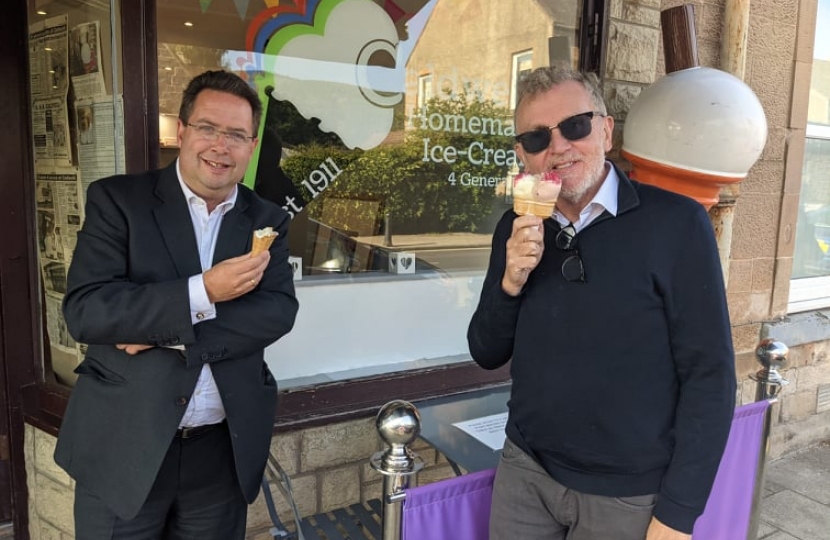 David and Craig eating Caldwells Luxury Ice in Innerleithen