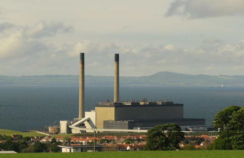 Cockenzie Power Station - Stuart Caie - Licence: https://creativecommons.org/licenses/by/2.0/