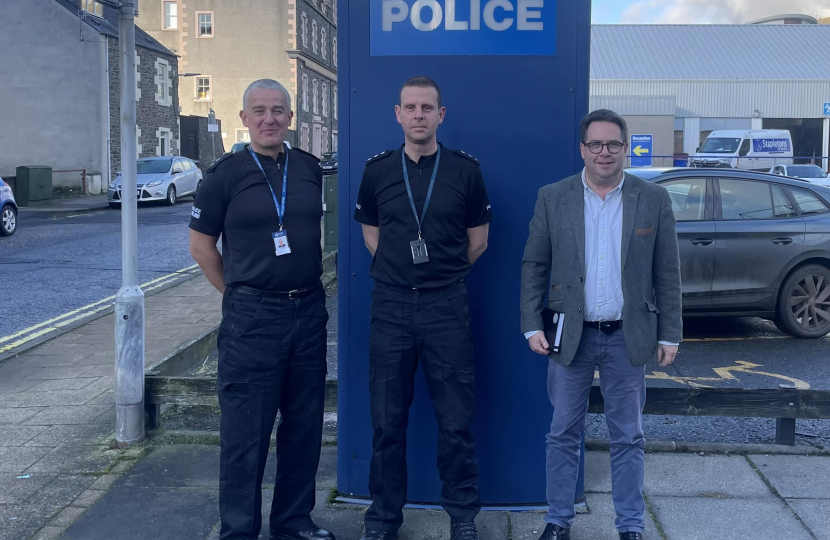 Craig Hoy MSP (right) with Chief Inspector Stuart Fletcher (centre)