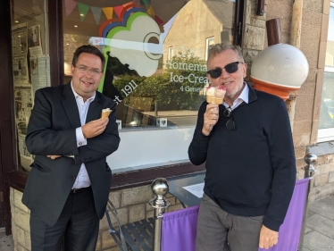 David and Craig eating Caldwells Luxury Ice in Innerleithen