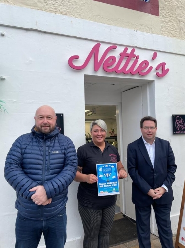 Craig Hoy MSP and Cllr Gordon Mackett at Nettie's