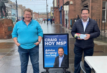 Cllr Donna Collins and Craig Hoy MSP on Dunbar High Street