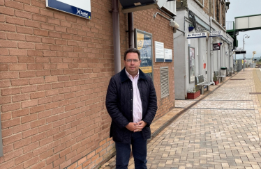 Craig Hoy MSP at Dunbar Train Station